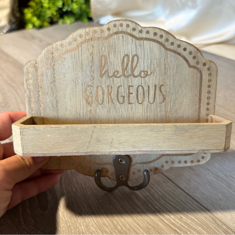 Hello Gorgeous Wall Hook Shelf Rustic Key Holder Jewelry Organizer Wood Entryway - Picture 2 of 9